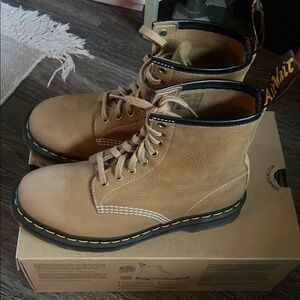 Dr. Martens 1460 Savannah tan